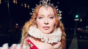 Madonna Pakai Karya Rinaldy Yunardi di Halloween, Berbahan Tusuk Konde