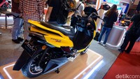 Selama pameran IMOS 2022, Polytron membuka pre order di booth D1A JCC, Senayan, Jakarta Selatan. Ataupun kanal Blibli.com dengan promo berupa potongan harga dari Rp 18 juta jadi Rp 16,5 juta (off the road). Bagaimana, tertarik untuk meminangnya detikers?