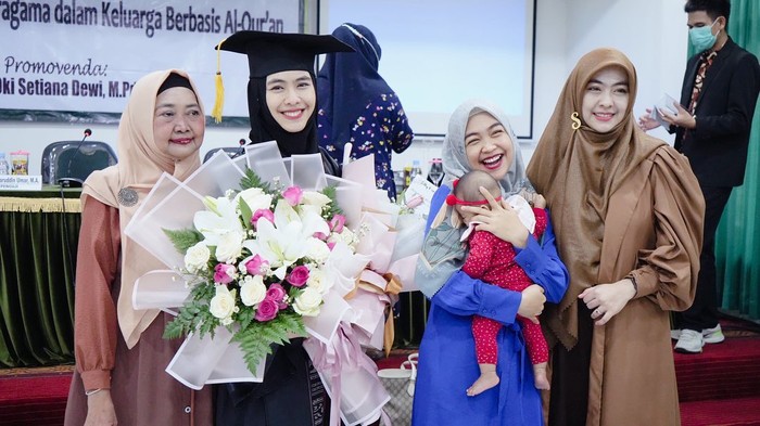 Oki Setiana Dewi Lulus Promosi Doktor