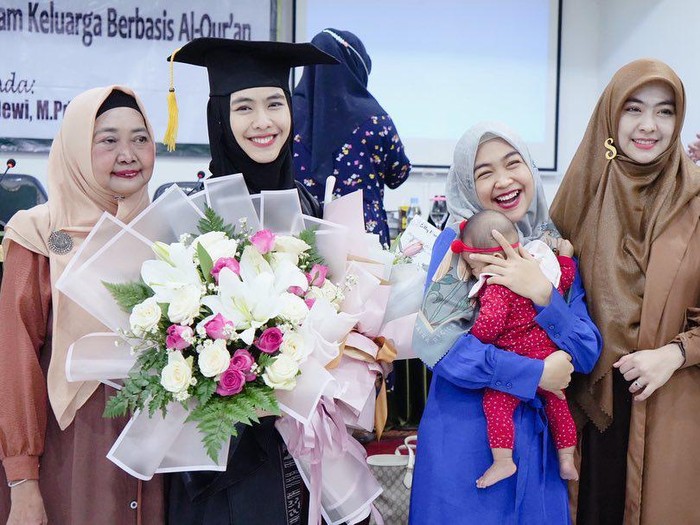 Oki Setiana Dewi Lulus Promosi Doktor