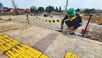 Pembangunan waduk ini sebagai upaya untuk menanggulangi banjir di ibu kota khususnya daerah selatan Jakarta.