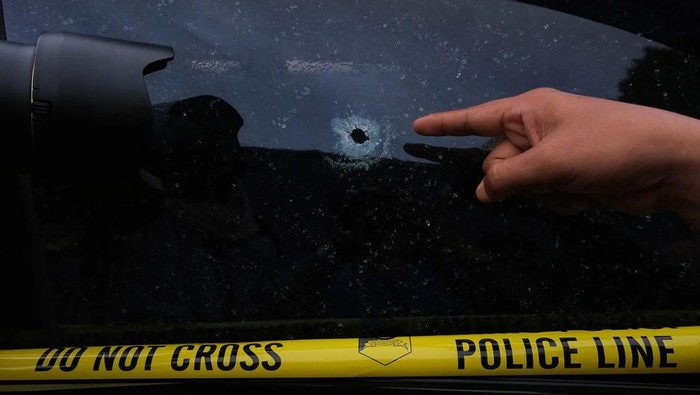 Penampakan Lubang Peluru Nyasar Oknum Polisi Tewaskan Pemobil di Pontianak (Antara)