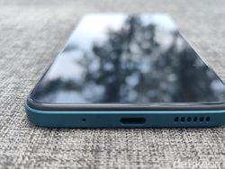 Mengenggam Poco M5, HP Murah untuk Main Game