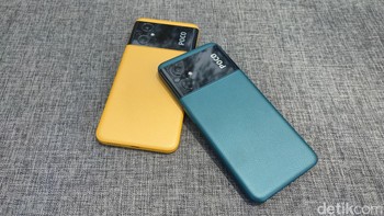 Mereka menyampaikan, bahwa kedua ponsel ini akan menyambangi calon pengguna pada 8 November 2022. Foto: (Panji Saputro/detikINET).
