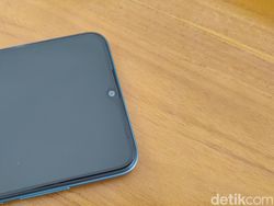 Mengenggam Poco M5, HP Murah untuk Main Game