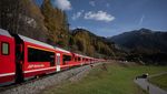 Potret Kereta Terpanjang di Dunia Meliuk-liuk di Pegunungan Swiss