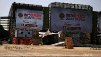 Selain rantis, peserta juga unjuk kebolehan drone-nya.