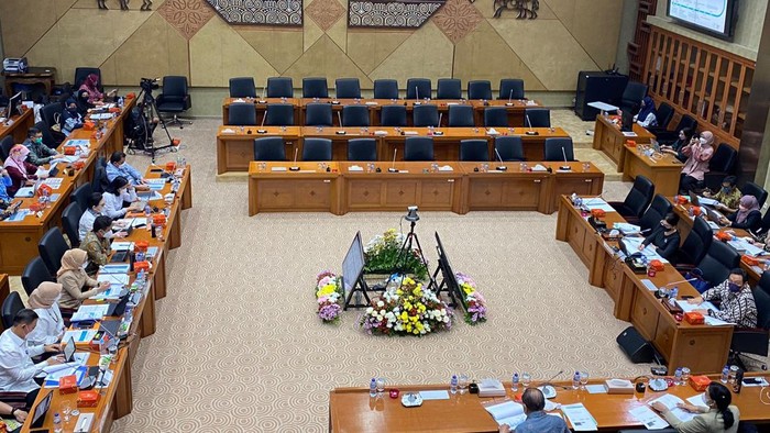 Rapat Menkes Budi Gunadi Sadikin dengan Komisi IX DPR RI