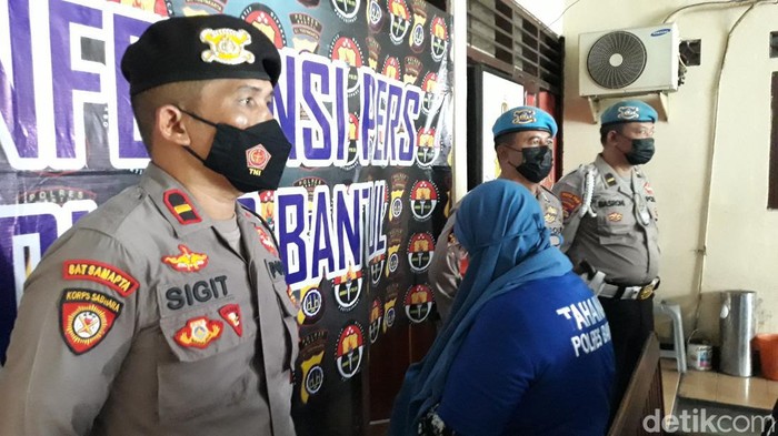 Rilis kasus pencurian bermodus terapis pijat di Bantul, Rabu (2/11/2022).