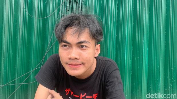 Salah satu karyawan Showroom mobil itu, Ferdinand,