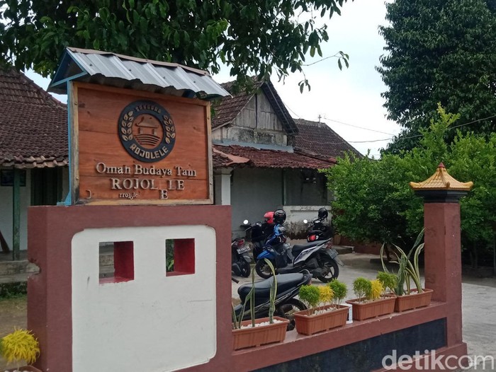 Sanggar Rojolele di Dusun Kaibon, Desa Delanggu, Kecamatan Delanggu, Klaten, Senin (1/11/2022).