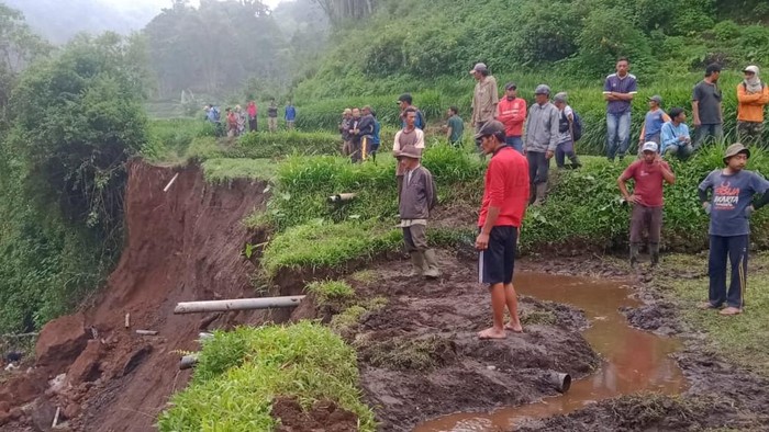 Satu warga hilang diduga akibat longsor di Kabupaten Malang