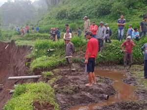 Seorang Warga Malang Hilang Diduga Tertimbun Longsor