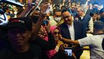 Senyum Anies Baswedan Hadiri Deklarasi Relawan IndonesiAnies