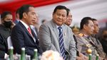 Senyum Prabowo dan Tepuk Tangan Jokowi di Indo Defence 2022