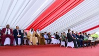 Jokowi mengatakan swasta kini sudah terlibat dalam industri pertahanan Indonesia. Jokowi juga ingin pertahanan Indonesia mengadopsi teknologi baru.