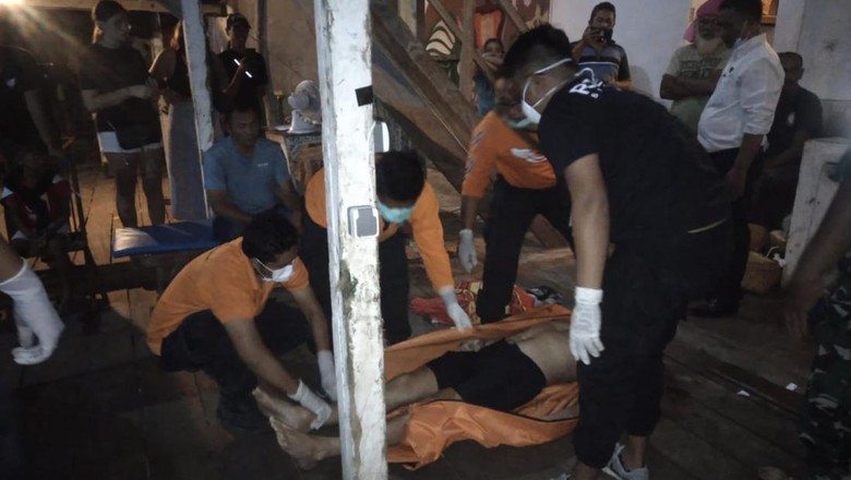 Seorang bule Rusia tewas tersetrum listrik di Warung Suzuke, lingkungan Cengiling, Jimbaran, Kuta Selatan, Badung, Bali, Selasa (1/11/2022). Seorang bule Rusia tewas tersetrum listrik di Warung Suzuke, lingkungan Cengiling, Jimbaran, Kuta Selatan, Badung, Bali, Selasa (1/11/2022).