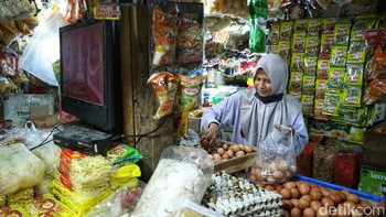 Selain Meni sejumlah pedagang lainnya juga nampak telah menggunakan STB yang dibeli sendiri, para pedagang juga telah mengetahui perihal migrasi TV Analog ke Digital agar dapat menikmati siaran TV dengan jernih.