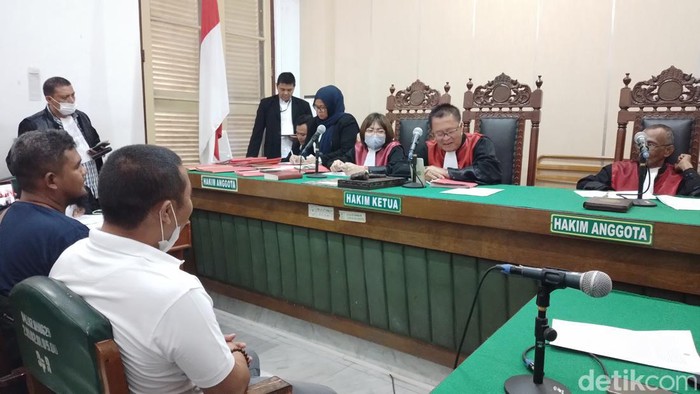Sidang dengan terdakwa Ucak di PN Medan