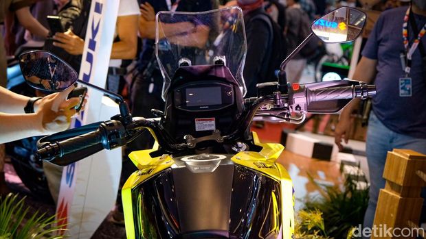 Indonesia kedatangan motor adventure kelas 250 cc. Suzuki V-Strom SX 250 resmi meluncur di ajang IMOS 2022 yang digelar di JCC Senayan, Jakarta.
