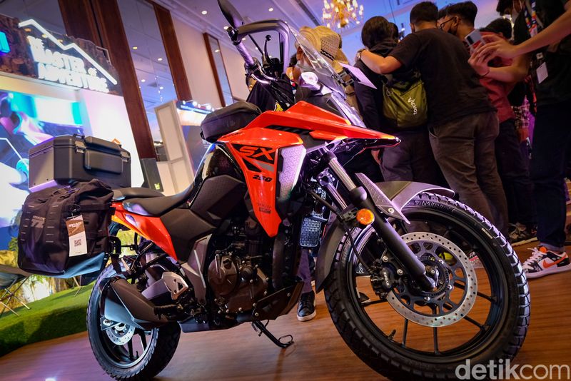 Indonesia kedatangan motor adventure kelas 250 cc. Suzuki V-Strom SX 250 resmi meluncur di ajang IMOS 2022 yang digelar di JCC Senayan, Jakarta.