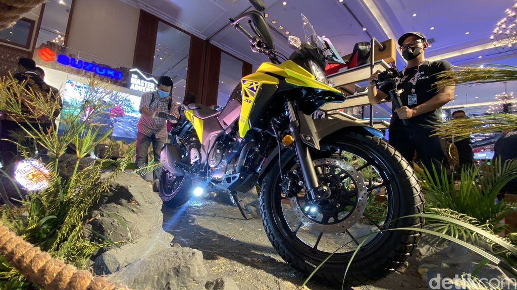 Suzuki V-Strom SX 250 Meluncur di IMOS 2022