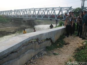 Tanggul Sungai Wulan Kudus Retak 10 Meter, Warga Waswas Banjir