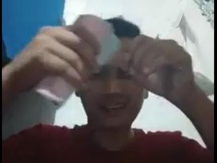 Tangkapan layar video napi pamer segepok uang di Lapas Cianjur.