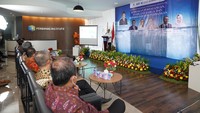 Mendag Zulkifli Hasan menuturkan, pada Agustus 2022, digitalisasi perdagangan dan keuangan juga menunjukkan peningkatan. Nilai transaksi uang elektronik tumbuh 43,24 persen (YoY), volume transaksi Quick Response Code Indonesian Standard (QRIS) tumbuh 184 persen (YoY), serta nilai transaksi bank digital tumbuh 31,40 persen (YoY).
