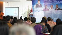 Misalnya, lanjut Mendag Zulkifli Hasan, Afrika dengan penduduk lebih dari 1 miliar dan PDB USD2,11 triliun, memiliki potensi perdagangan USD595,9 miliar. Timur Tengah dengan penduduk 485 juta dan PDB USD5,54 triliun, dengan potensi perdagangan USD1 triliun. Sedangkan Asia Selatan dengan jumlah penduduk 1,84 miliar, memiliki PDB USD4,07 triliun, dengan potensi perdagangan USD757,6 miliar.