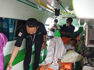 Tangis Haru Keluarga Vicky Korban Kanjuruhan Sempat Was-was Usai Kritis 2 Kali