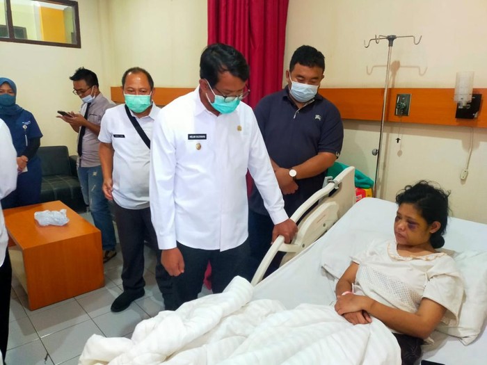 Wabup Garut saat kunjungi ART yang disiksa majikan