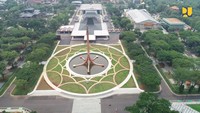 Kegiatan renovasi TMII dimulai sejak Januari 2022 dan telah selesai 100% pada pertengahan Oktober 2022. Seluruh infrastruktur siap untuk diresmikan meliputi area penataan bangunan seluas 7,71 hektare dan kawasan seluas 26,56 hektare. Kegiatan renovasi TMII dilaksanakan oleh Balai Prasarana Permukiman Wilayah (BPPW) DKI Jakarta Metro dengan total anggaran sebesar Rp1,08 triliun.Foto: Dok. Kementerian PUPR