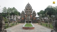 Renovasi Museum Indonesia, penataan lansekap anjungan dan pedestrian, penataan outer ring (halte), area parkir, dan gedung pengelola oleh kontraktor PT Waskita Karya senilai Rp182,9 miliarFoto: Dok. Kementerian PUPR