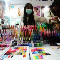 Pameran Cosmobeaute Indonesia 2022 berlangsung di Hall A&B, JCC, Jakarta, Kamis (3/11).