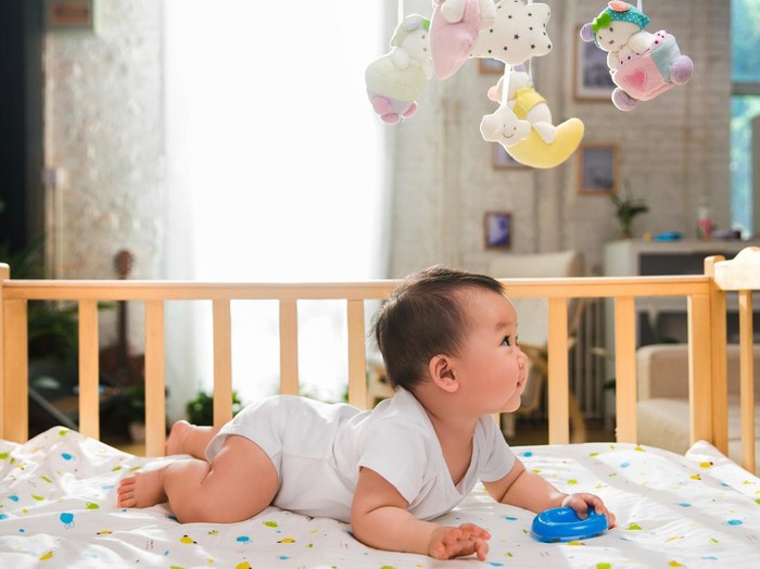 4 Manfaat Tummy Time untuk Bayi dan Cara Melakukannya dengan Benar 4 Manfaat Tummy Time untuk Bayi dan Cara Melakukannya dengan Benar