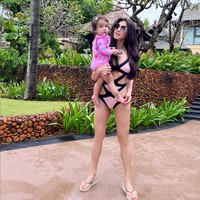 Pemegang tiga gelar sarjana di bidang ekonomi, marketing dan psikologi ini juga mencoba olahraga intens seperti boxing, tenis, berenang dan berkuda. Foto: Instagram/@adindabakrie