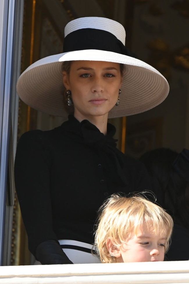 Tak hanya cantik dan stylish, namun bangswan asal Italia itu juga dikenal cerdas. Dia pernah menjadi jurnalis politik. Foto: Getty Images