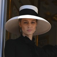 Tak hanya cantik dan stylish, namun bangswan asal Italia itu juga dikenal cerdas. Dia pernah menjadi jurnalis politik. Foto: Getty Images