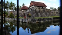 Kondisi Benteng Barnaveld yang dibagun pada tahun 1558 oleh bangsa Portugis tersebut diharapkan menjadi salah satu destinasi wisata di pulai itu, namun kondisinya saat ini kurang terurus sehingga jarang dikunjungi wisatawan.