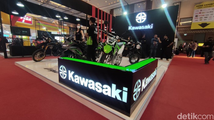 Booth Kawasaki saat hari pembukaan pameran di IMOS 2022.