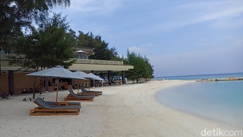 Pemandangan Asha Beach Resort, Pulau Payung, Kepulauan Seribu, Jakarta yang dijepret menggunakan kamera Poco M5s. Foto: (Panji Saputro/detikINET).