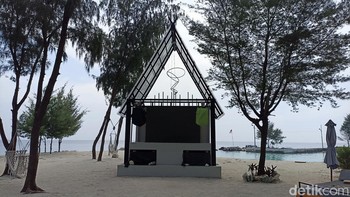 Tangkapan kamera Poco M5s di rumah serbaguna di Asha Beach Resort, Pulau Payung, Kepulauan Seribu, Jakarta. Foto: (Panji Saputro/detikINET).