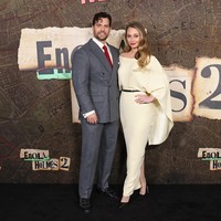 Henry Cavill sebenarnya sudah cukup lama diketahui berpacaran dengan Natalie Viscuso. Namun sejak terungkap menjalin hubungan tahun lalu, baru sekarang mereka tampil bersama.Foto: Getty Images