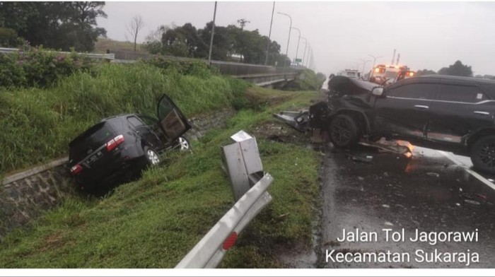 Kecelakaan beruntun di Tol Jagorawi