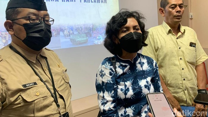 Kepala Bakesbangpol Surabaya Maria Theresia Ekawati Rahayu soal Hari Pahlawan.