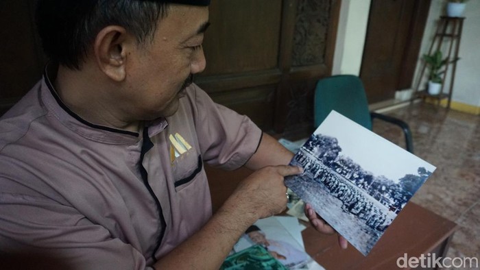 Kiai Moenasir Kiai Muhammad Moenasir Ali mempunyai andil besar dalam mengusir penjajah dari Ibu Pertiwi. Sejak lulus pesantren, ia mengangkat senjata hingga menjadi Komandan Batalyon (Danyon) Condromowo. Tentara berpangkat mayor ini dikenal sebagai ahli perang gerilya.