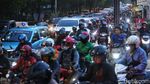 Lagi, Pemotor +62 Bajak Trotoar di Jaktim