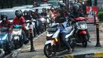 Lagi, Pemotor +62 Bajak Trotoar di Jaktim