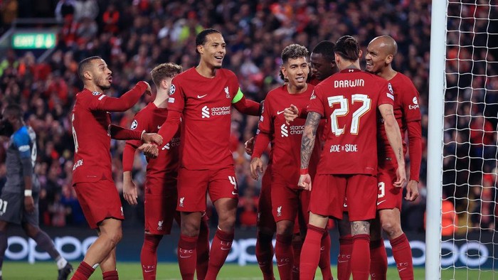 LIVERPOOL, ENGLAND - NOVEMBER 01: Thiago Alcantara of Liverpool (L), Virgil van Dijk of Liverpool (2L), Roberto Firmino of Liverpool (3R) and Fabinho of Liverpool (R) celebrate their 1st goal during the UEFA Champions League group A match between Liverpool FC and SSC Napoli at Anfield on November 1, 2022 in Liverpool, United Kingdom. (Photo by Simon Stacpoole/Offside/Offside via Getty Images)